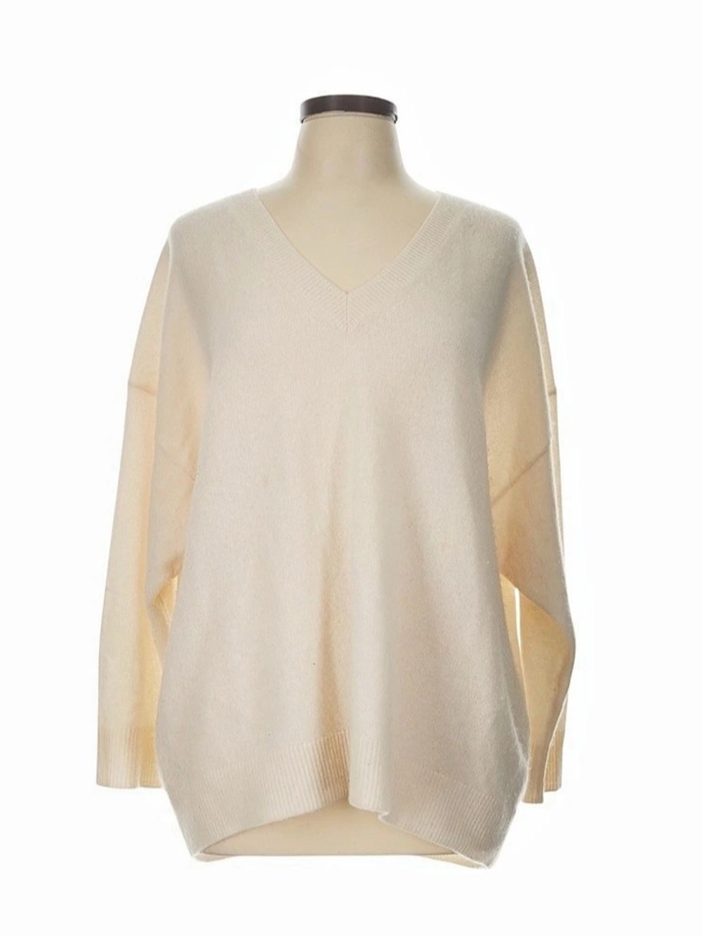 Banana Republic 100% Cashmere V Neck Sweater in Cream